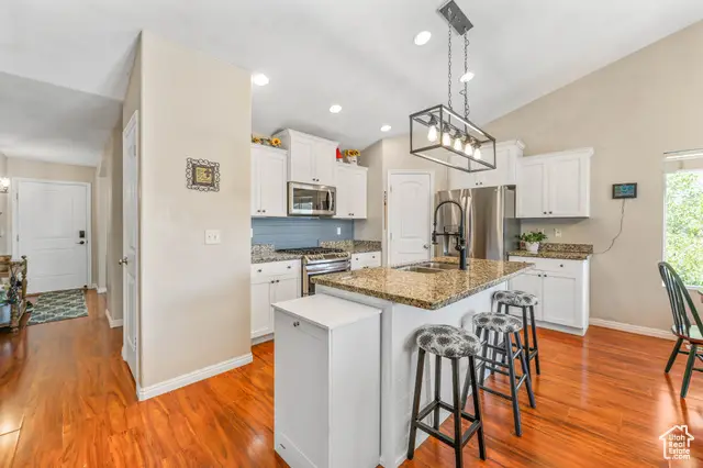 856 Rodeo Dr, Grantsville, UT 84029 - Image #2