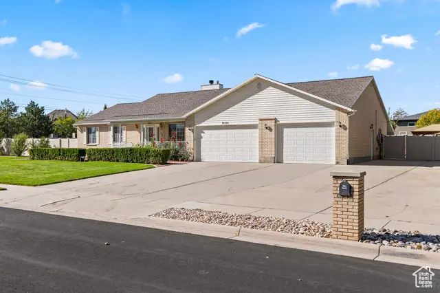 10182 S Chattel Cir, South Jordan, UT 84095 - Image #2