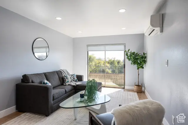 339 E 600 S #1412, Salt Lake City, UT 84111 - Image #3