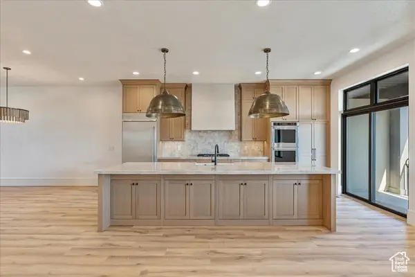 1610 E Center Pointe Dr, Lehi, UT 84043