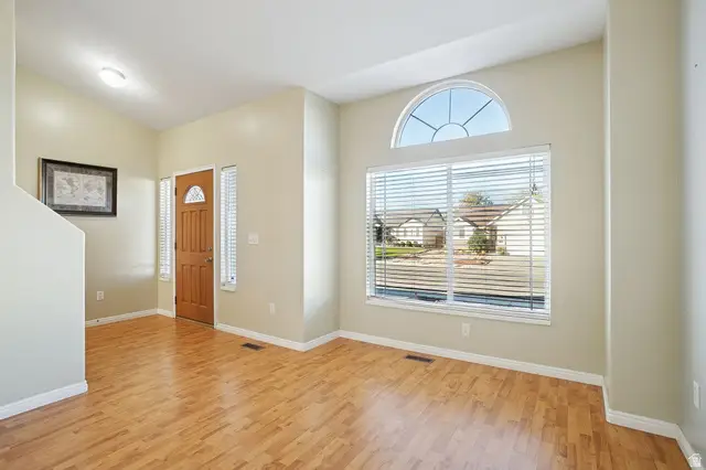 876 N Fox Run Dr, Tooele, UT 84074 - Image #3