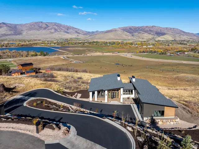 6858 E Summit Peak Cir, Huntsville, UT 84317 - Image #2