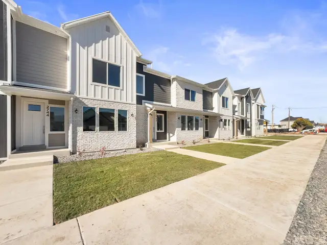 2744 S Allison Way #211, Syracuse, UT 84075 - Image #1