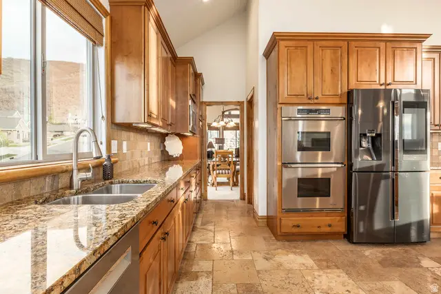 1263 E Wild Maple Ct, Draper, UT 84020 - Image #2