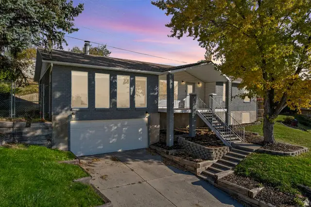 9977 S Lannae Dr E, Sandy, UT 84094 - Image #1