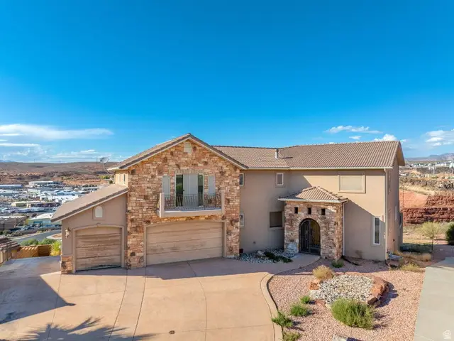 393 N Crestline Cir, Saint George, UT 84790 - Image #1