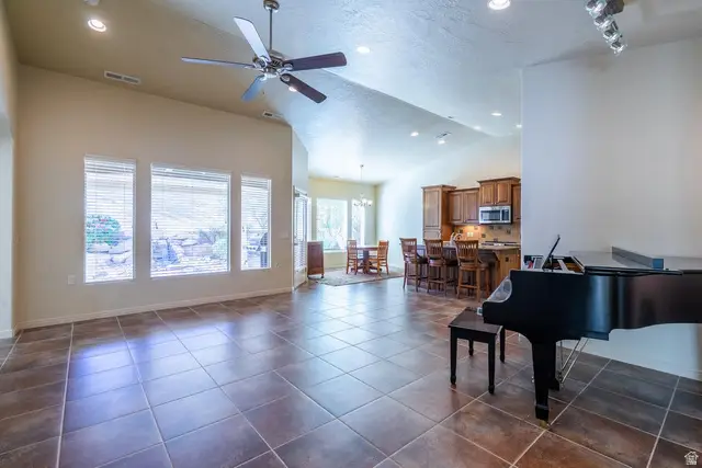 1695 W Garnet Dr, Saint George, UT 84790 - Image #2