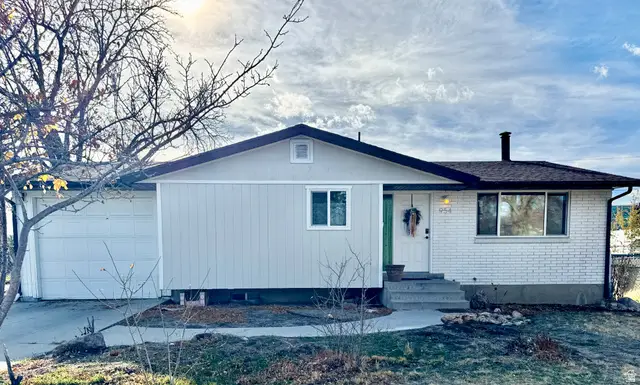 954 E Carnation Dr, White City, UT 84094 - Image #2