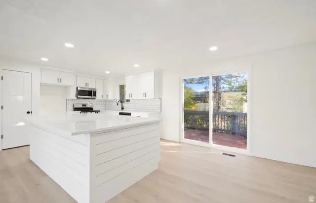 495 E Creek View Rd, Centerville, UT 84014 - Image #3