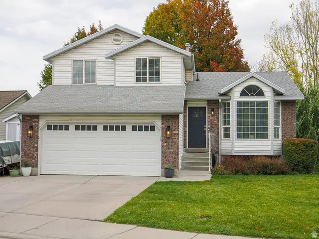 5553 S Edgeberry Dr, Murray, UT 84123 - Image #1