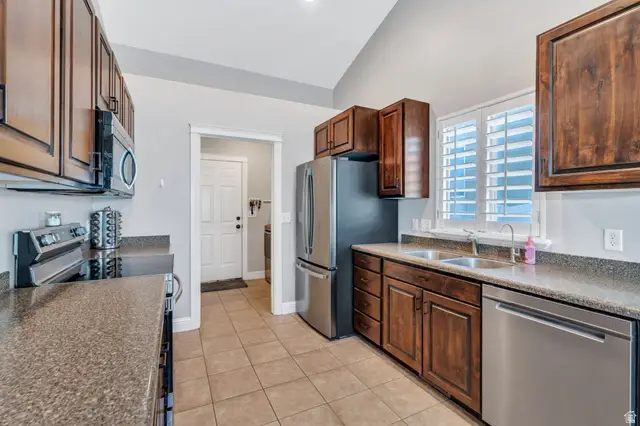 6935 N Kiowa Pkwy, Eagle Mountain, UT 84005 - Image #2