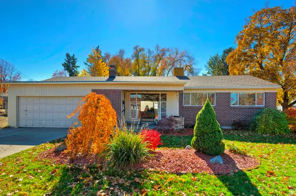 5171 S Moor Mont Dr, Holladay, UT 84117