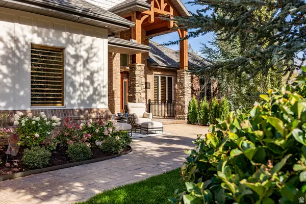 2412 E Bear Hills Dr S, Draper, UT 84020