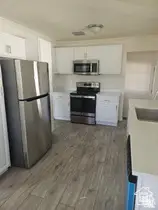 956 E Sego Lily Dr, Sandy, UT 84094 - Image #2