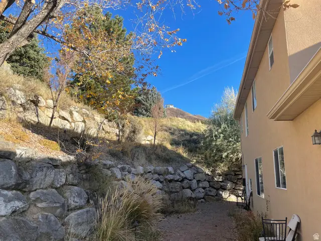 937 Windsor Ln, Bountiful, UT 84010 - Image #3