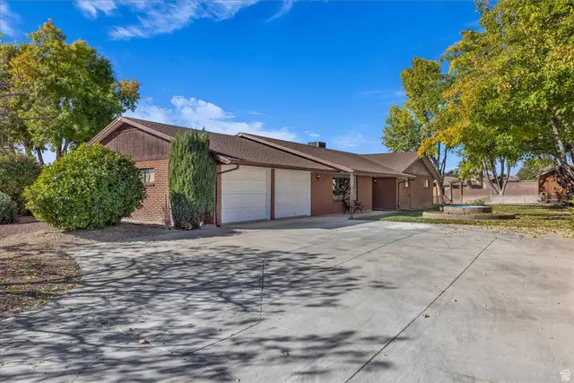 220 S Valley View Dr, Saint George, UT 84770 - Image #2