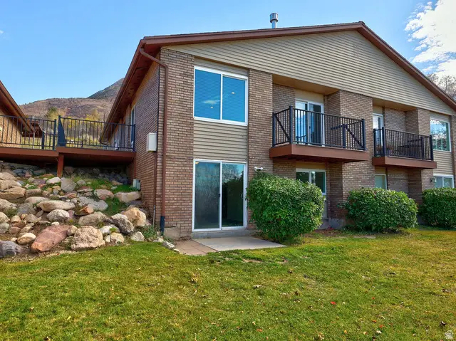 4755 S Wallace Ln, Holladay, UT 84117 - Image #2