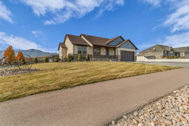 9707 N Grenada Ln, Eagle Mountain, UT 84005 - Image #2