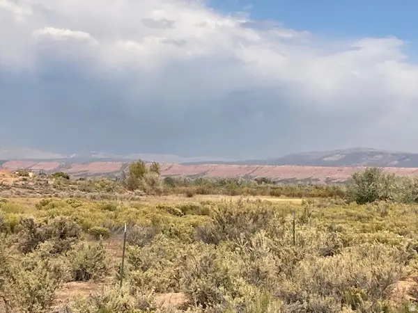 6159 N 8500 E, Lapoint, UT 84039