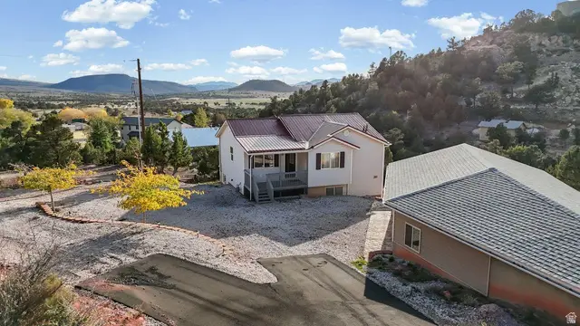 328 E Hillcrest Cir, Central, UT 84722 - #2