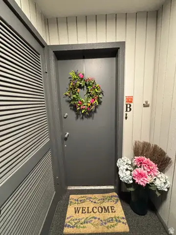 460 E Creekside Cir S #B, Murray, UT 84107 - Image #2