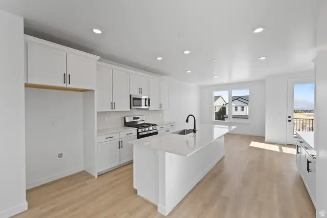 12676 S Lincoln Peak Ln #112, Herriman, UT 84096 - Image #3