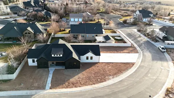 1205 W Grayhawk Loop, Roosevelt, UT 84066