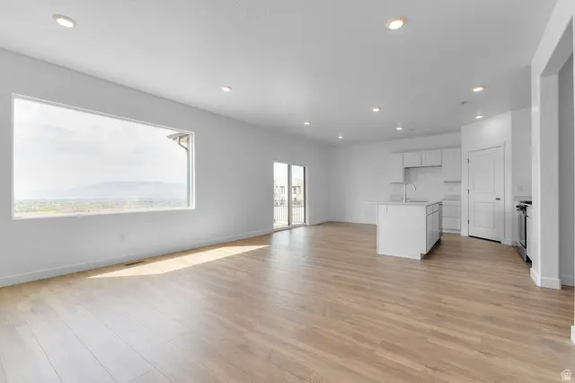 245 E Levengrove Dr #180, Saratoga Springs, UT 84048 - Image #3