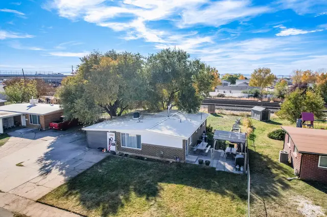 392 N Ann St, Clearfield, UT 84015 - Image #2