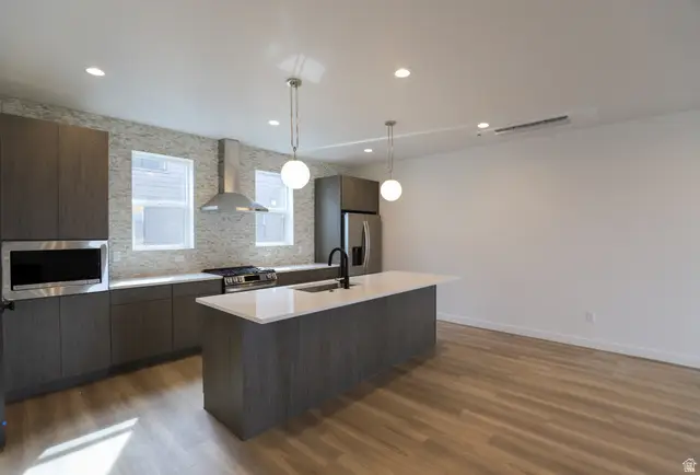 597 E Betsey Cove Cv S #24, Salt Lake City, UT 84107 - Image #2