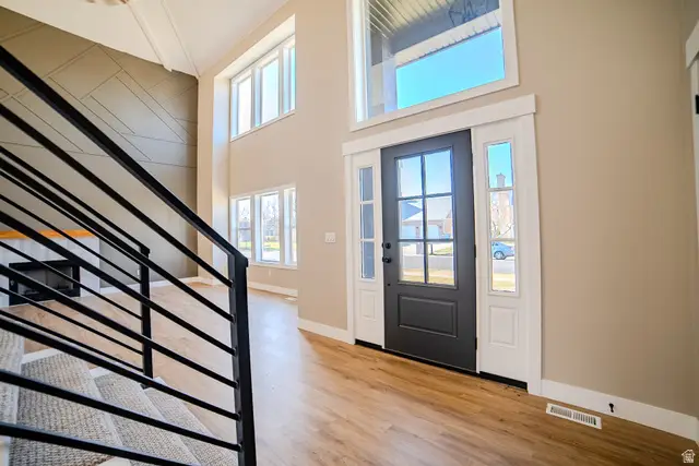 11711 Stone Crest Cir, Riverton, UT 84065 - Image #2