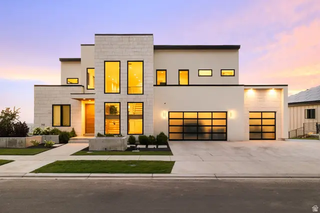 348 E Hidden Lake Dr, Bountiful, UT 84010 - Image #1