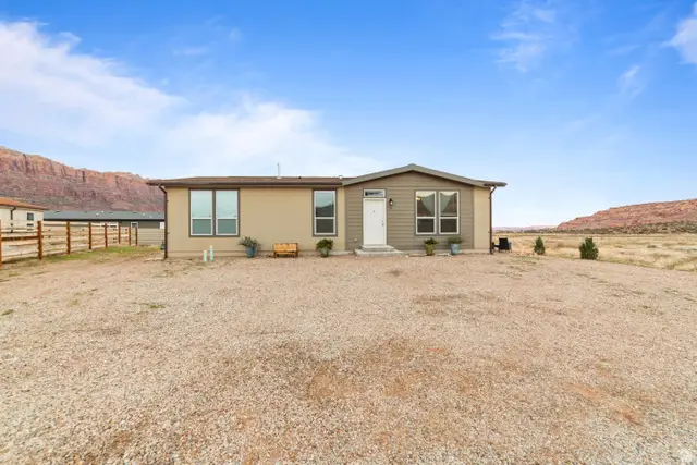 19 S Entrada Cir, Moab, UT 84532 - Image #1