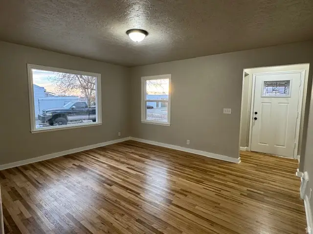 702 N Cowley St, Layton, UT 84041 - Image #3