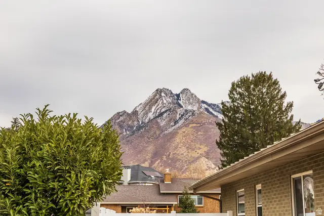 5088 S Woodmont Dr, Holladay, UT 84117 - Image #2