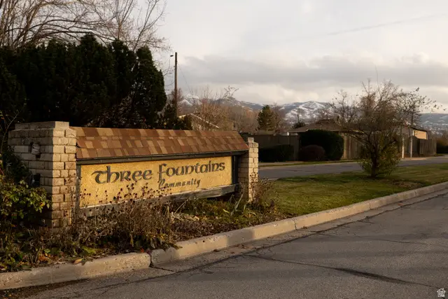 323 S Peach Ln, Bountiful, UT 84010 - Image #1