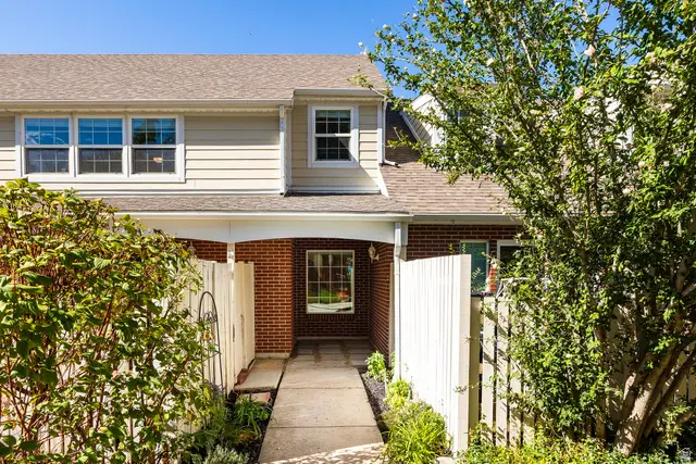 833 N Lakeside Ln W, Centerville, UT 84014 - Image #1