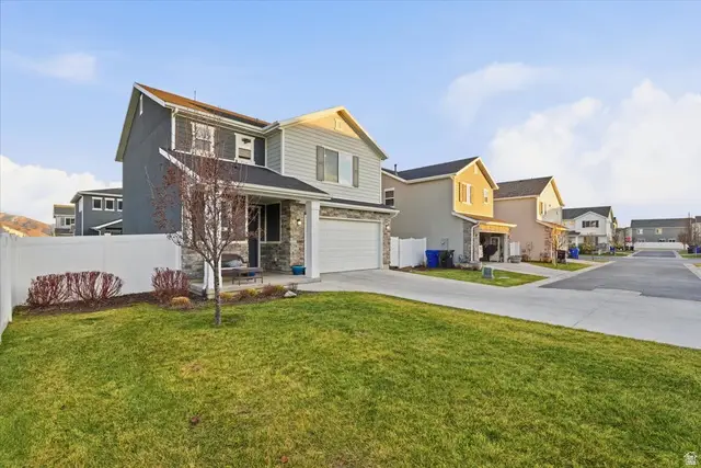 1596 W Parkview Dr, Syracuse, UT 84075 - Image #2