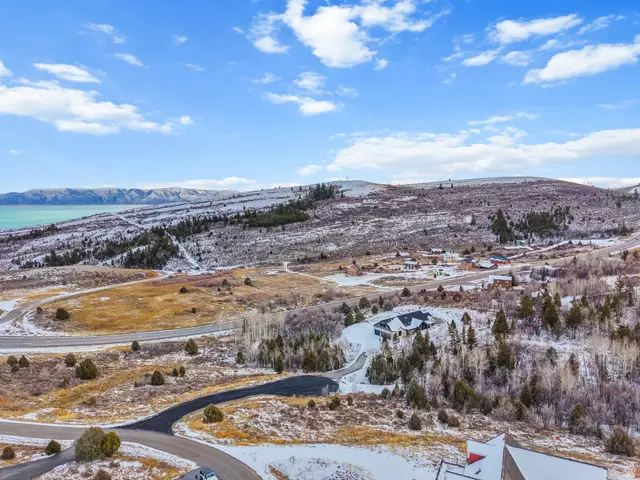 980 S Crossed Arrows Cir #79, Garden City, UT 84028 - Image #3