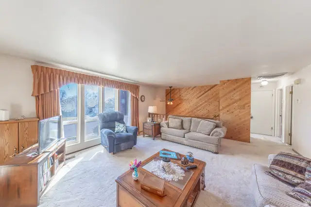 75 E Monticello Dr S, Kaysville, UT 84037 - Image #2