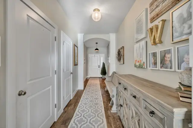 1877 W Kamari Dr, South Jordan, UT 84095 - Image #3