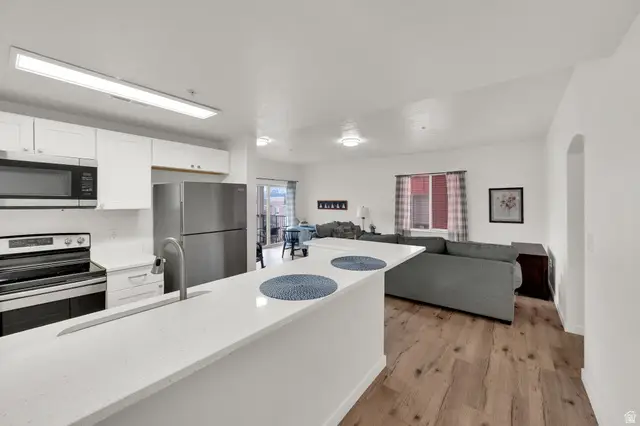 165 W Albion Village Way #202, Sandy, UT 84070 - Image #2