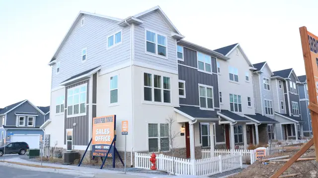 8277 W Cascade Way, Magna, UT 84044 - #2