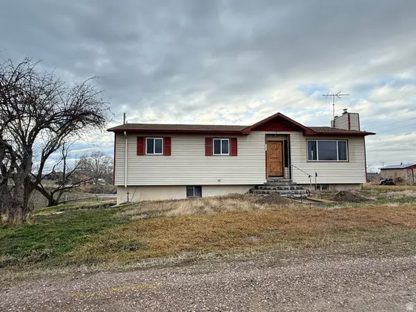 2932 S Arthur, American Falls, ID 83211