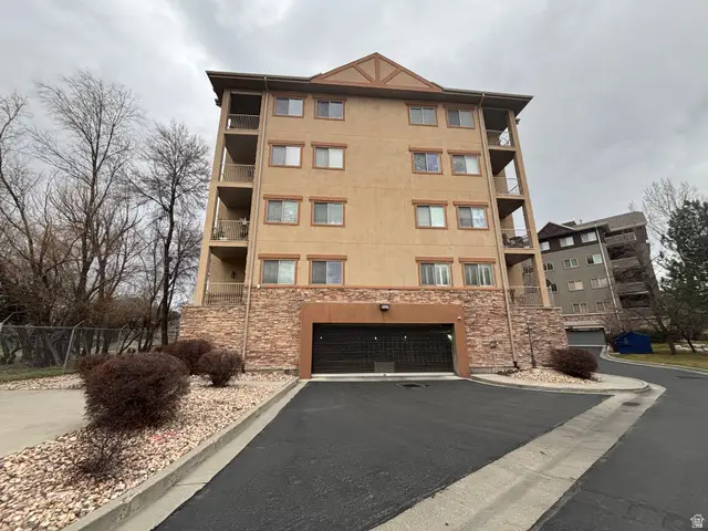 1235 E Wolf Hollow Ln #101, Holladay, UT 84117 - Image #2