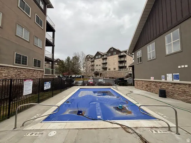 1235 E Wolf Hollow Ln #101, Holladay, UT 84117 - Image #3