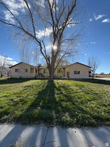 5577 W 4000 S, Hooper, UT 84315 - Image #1