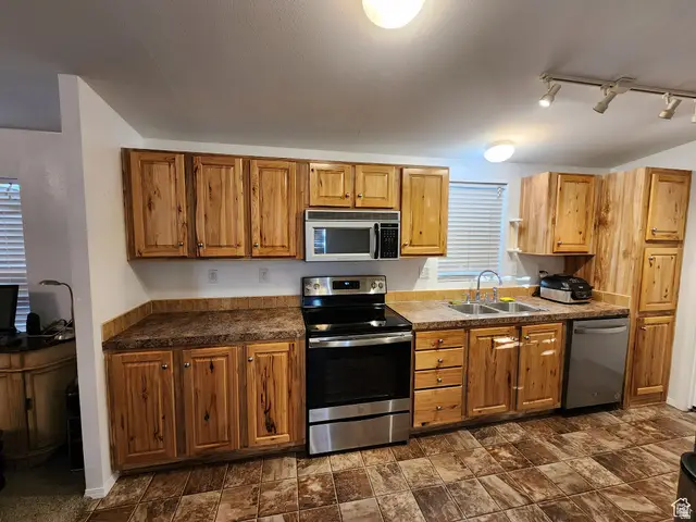 155 S 1200 W #6, Orem, UT 84058 - Image #2