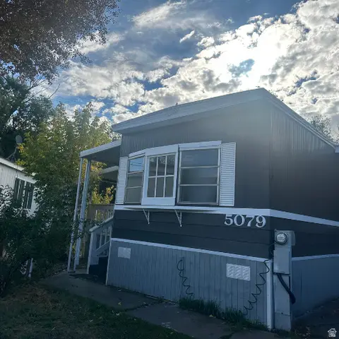 5079 S El Amador E, Holladay, UT 84117