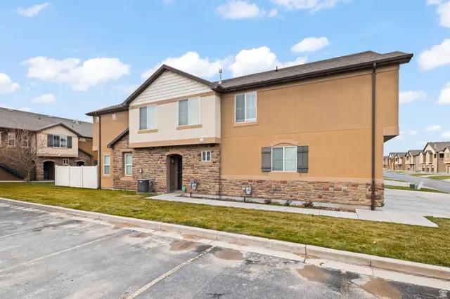 997 W Allington Dr, North Salt Lake, UT 84054 - Image #2